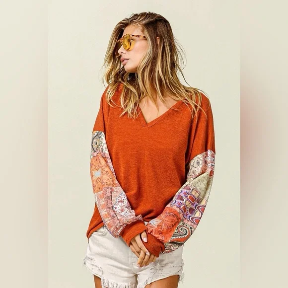 BiBi NWT Top Rust V-neck Printed Sleeves Soft Jersey Sweater Size X-Large - Picture 2 of 2